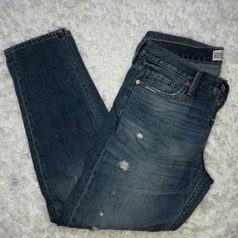 ABERCROMBIE & FITCH: boyfriend distressed jeans